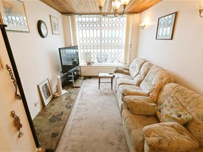 SITTING/DINING ROOM